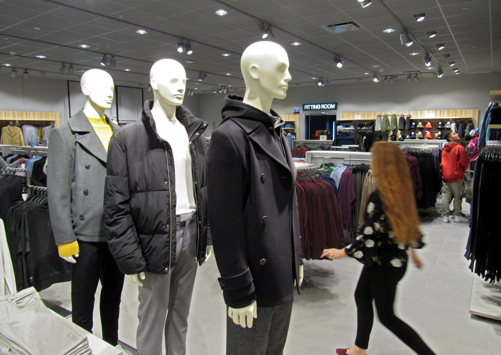 H&M opens at East Towne Mall